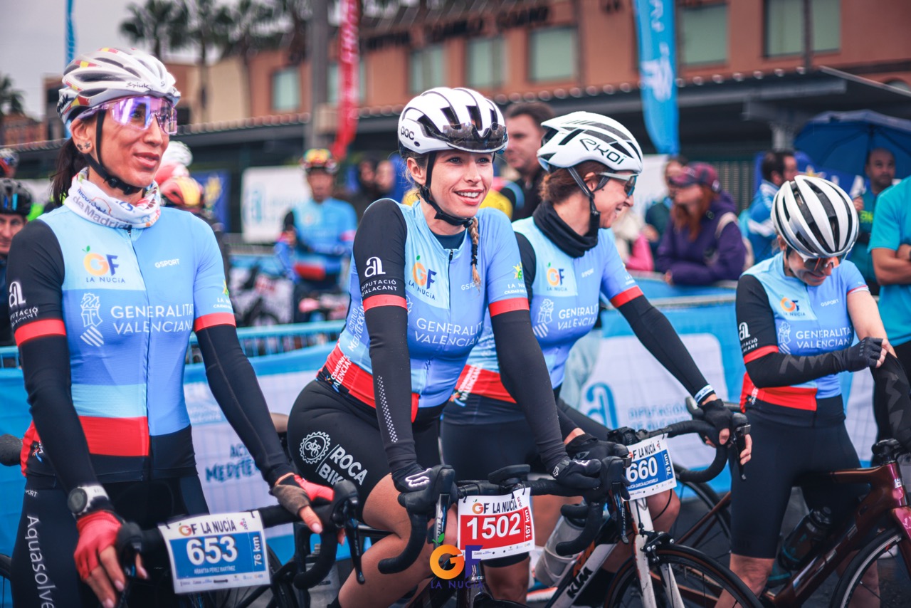 Syklister klare på startstreken under Gran Fondo La Nucía
